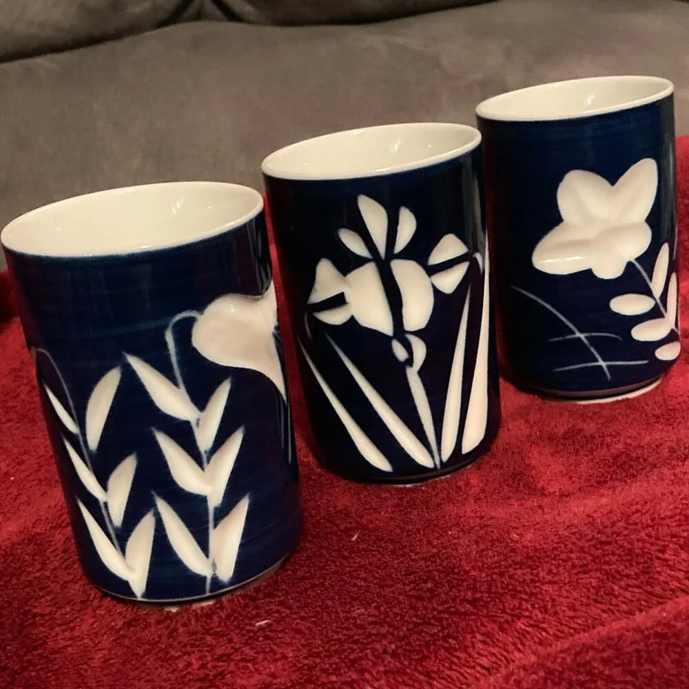 VTG THREE (3) Porcelain Teacup/Sake Cups-MCI JAPAN-Sgraffito Floral Etched-EUC - Picture 4 of 9